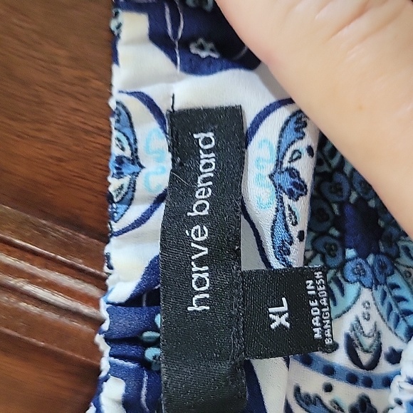 Ladies blue/white sleeveless ruffle blouse, XL. - Picture 6 of 7